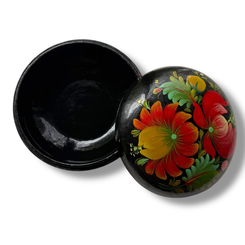 Vintage Hand Painted Lacquer Floral Trinket Box Round Black Wood Folk Art 5.5" - Picture 2 of 8